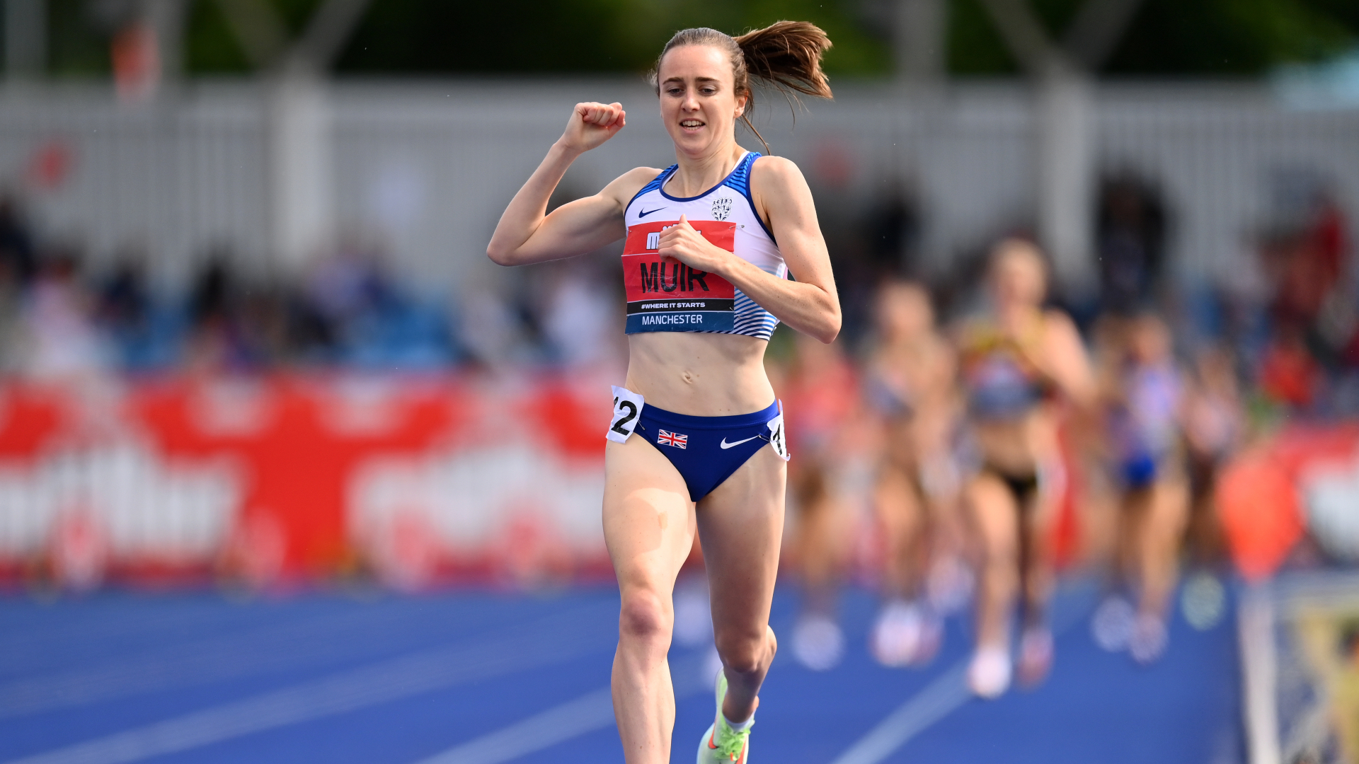 Laura Muir celebrates her 1500m win at the UK Athletics Championships in June 2022.