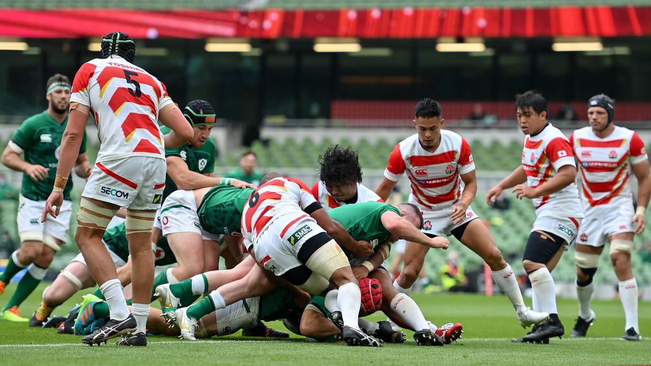 Josh van der Flier of Ireland, red cap, scores his side&#039;s fourth try during the International Rugby Friendly match between Ireland and Japan at Aviva Stadium in Dublin