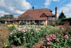 Historic hall house for sale in Kent