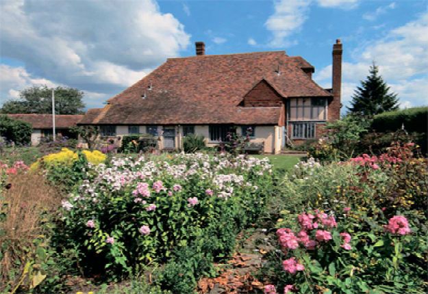 Historic hall house for sale in Kent