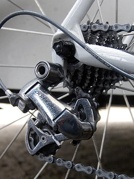Rear derailleurs were mostly of the 7800 variety and Scott also provided the riders with custom one-piece aluminum driveside dropouts with non-replaceable hangers.