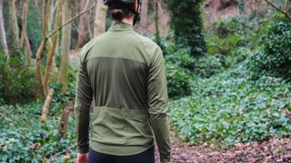Rear view of a man wearing the Endura GV500 Long Sleeve Jersey