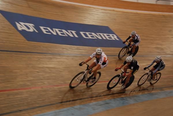 A brief four-rider breakaway in the women's scratch race.