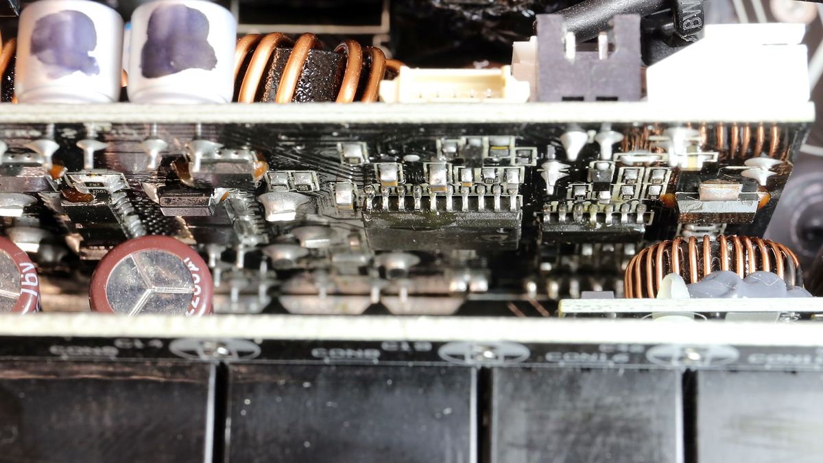 EVGA 1000 P6