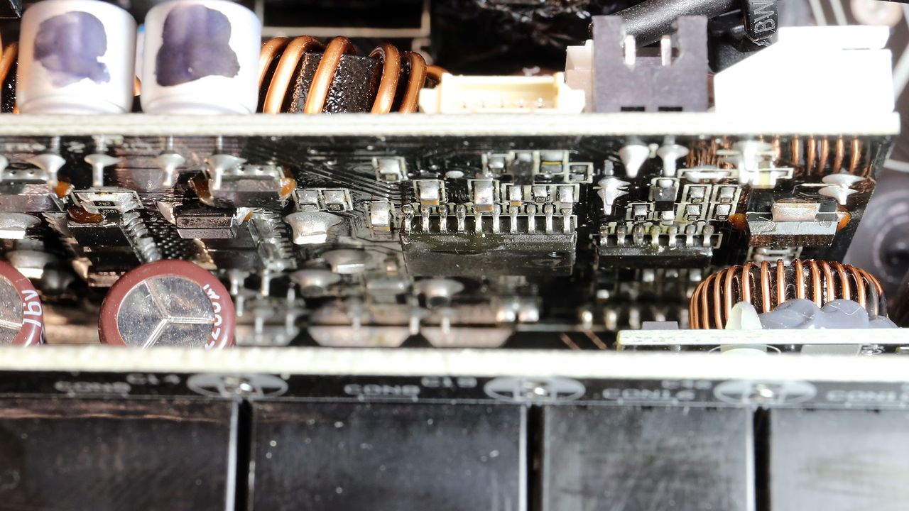 EVGA 1000 P6