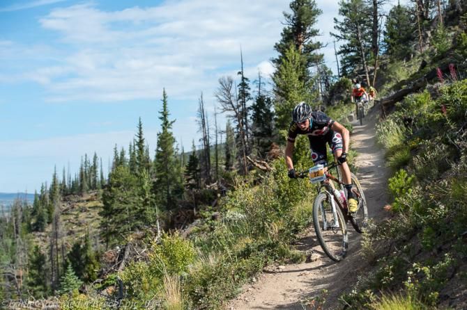 Grigg's Orthopedic's Bryan Dillon leads out race leader Alex Grant (Sho-Air Cannondale)