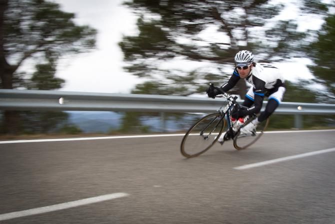 Tom Dumoulin shows off his descending skills