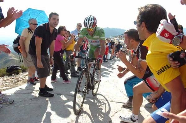 Joaquim Rodriguez (Katusha) on the offensive.