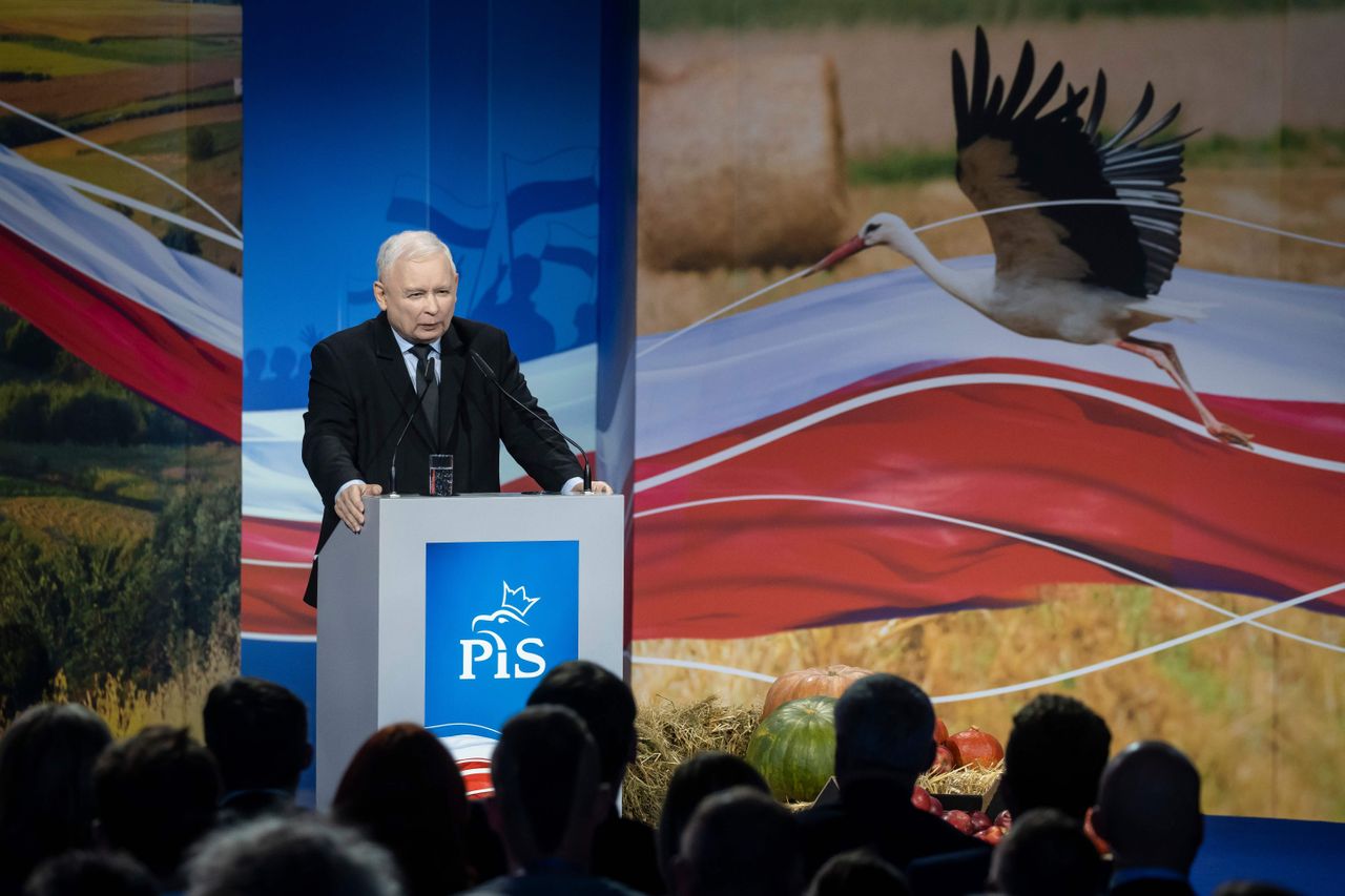 Jaroslaw Kaczynski, leader of Poland&amp;#039;s ruling Law and Justice (PiS) party, speaks during the party&amp;#039;s campaign convention in Kielce, October 9, 2019. - Poland&amp;#039;s governing right-wing PiS party 