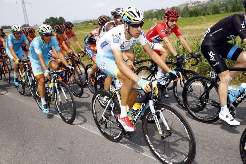 Fabio Aru (Astana) in the white jersey