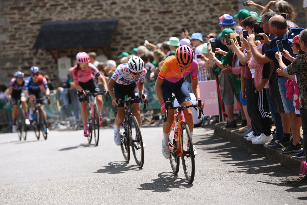MONTIGNACLASCAUX FRANCE JULY 25 Alice Towers of The United Kingdom and Team CanyonSRAM Racing competes during the 2nd Tour de France Femmes 2023 Stage 3 a 1472km stage from CollongeslaRouge to MontignacLascaux UCIWWT on July 25 2023 in MontignacLascaux France Photo by Alex BroadwayGetty Images