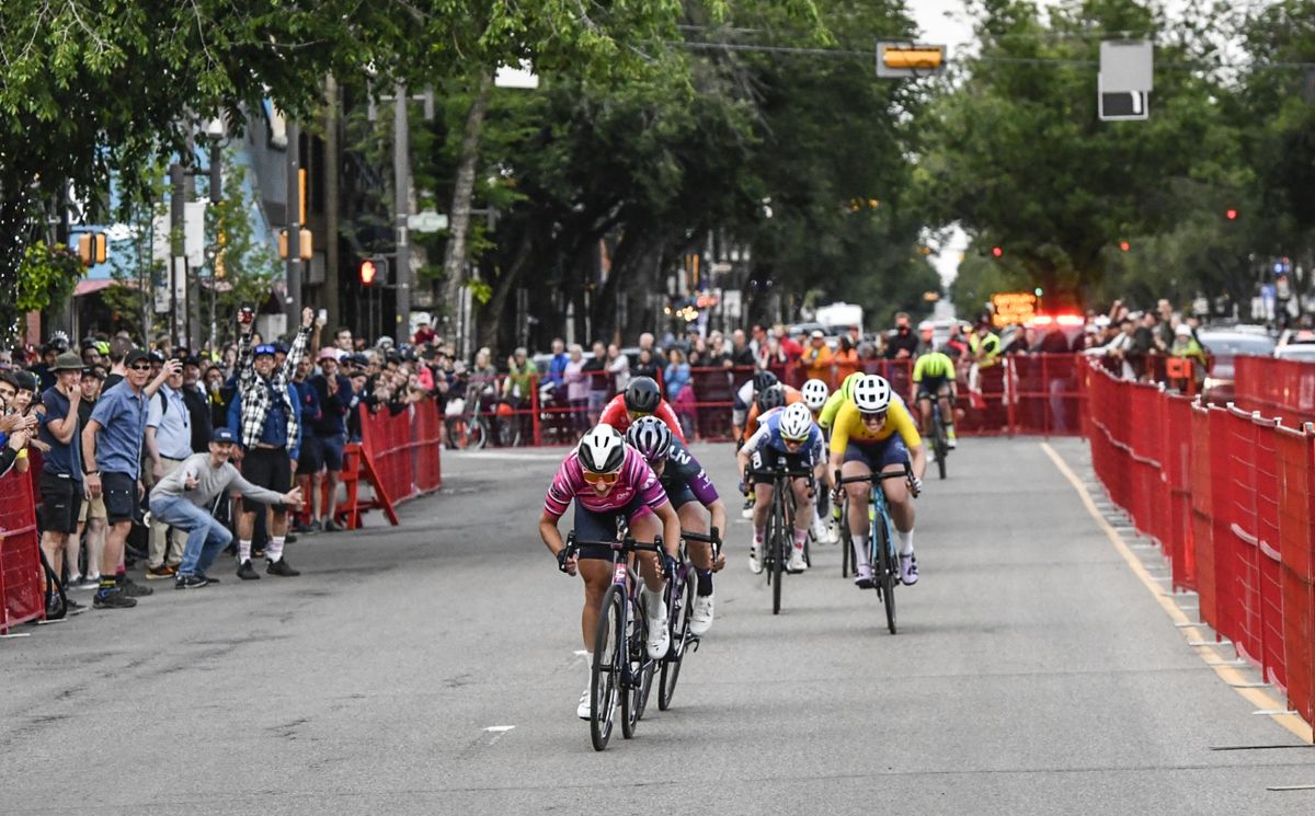 Final sprint with Maggie Coles-Lyster (DNA Pro Cycling) out in front
