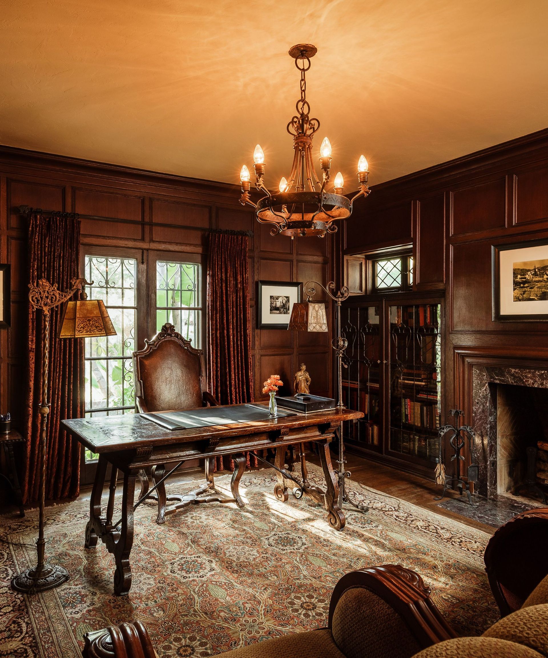 Dennis Morgan's desk