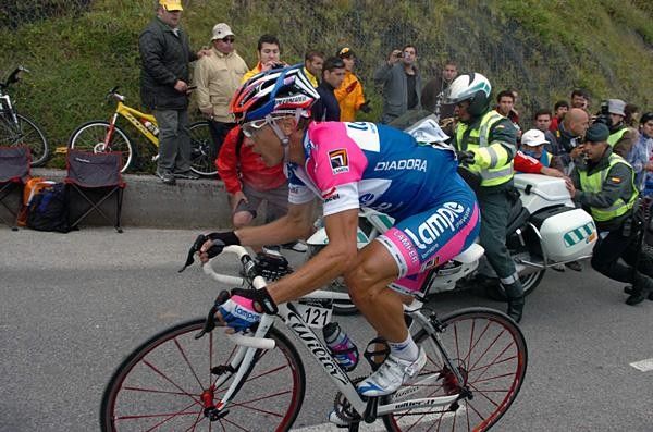 Italian Damiano Cunego (Lampre) makes his way up the Alto de l'Angliru.