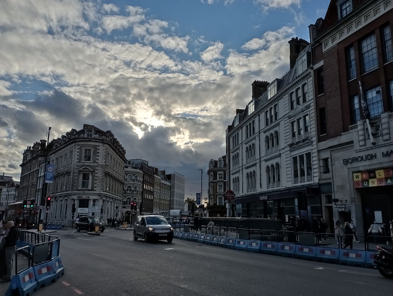 A Redmi 10 camera sample showing London