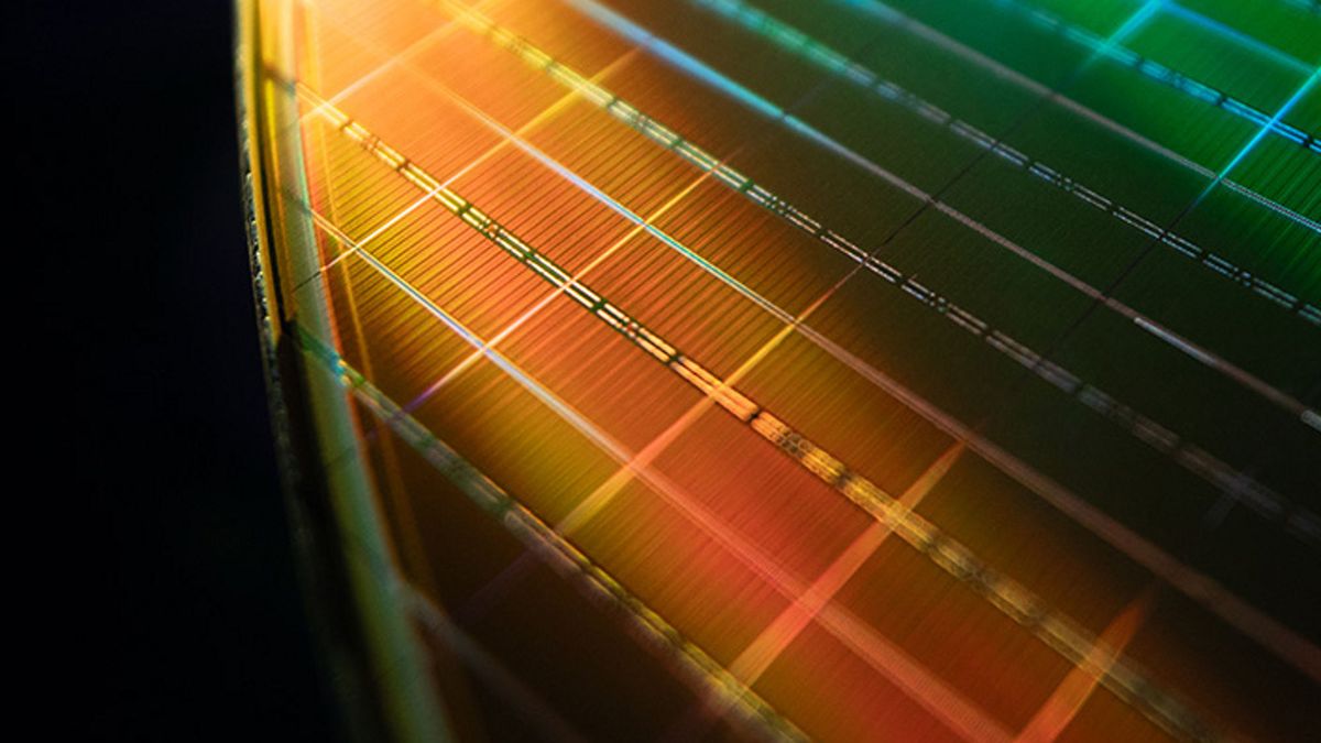 Micron unveils DDR5-9200 memory: 1γ process technology with EUV