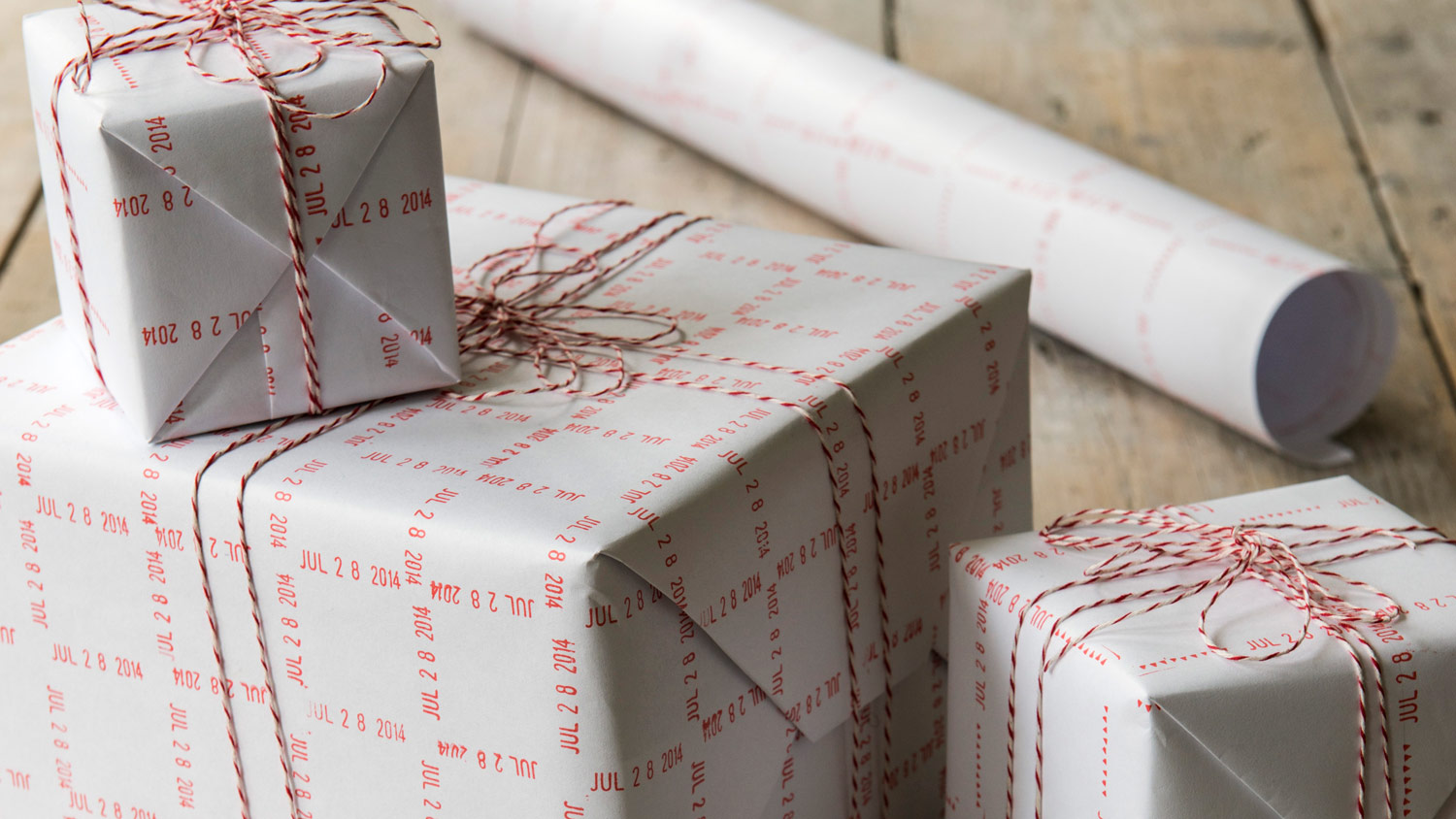 Viral Gift Wrapping Hack - My Verdict - Harlow & Thistle