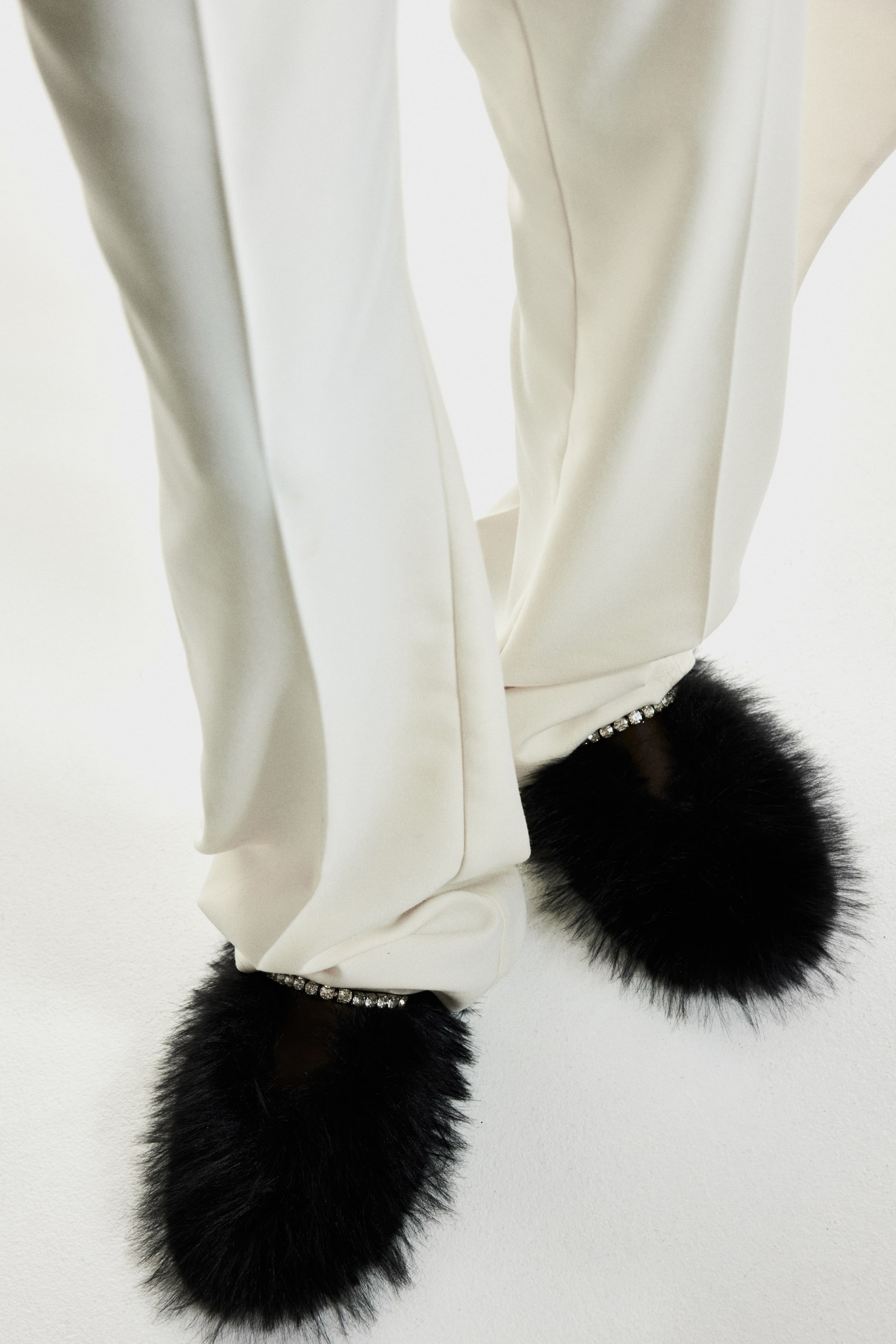 Embellished Slippers - Black