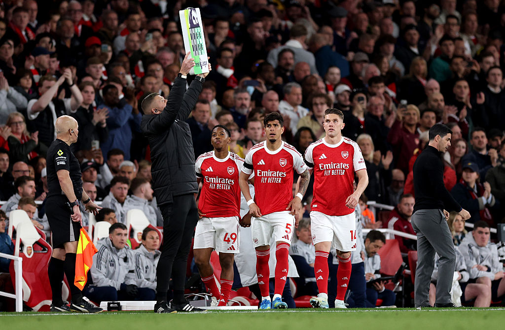 Viktor Gyokeres prepares to come on as a substitute