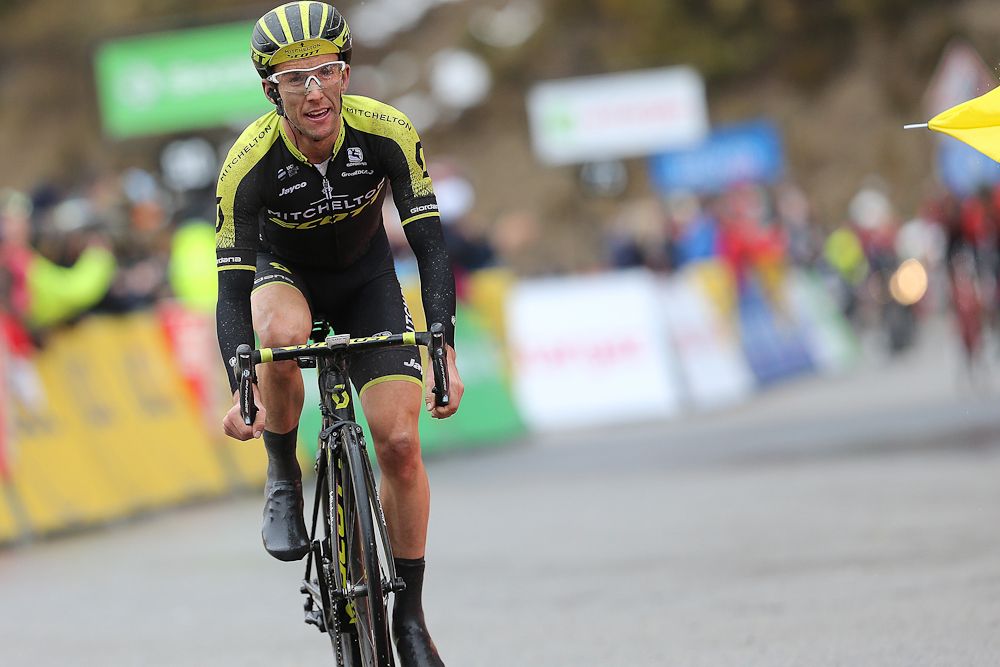 Simon Yates on his way to winning stage 7 at Paris-Nice