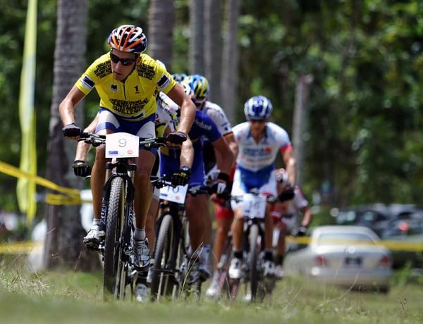 Men's GC leader Fabian Giger (Rabobank-Giant Offroad Team) sets the pace in the final stage.