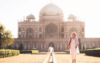 It’s the last leg of Joanna Lumley ’s epic adventure in India and she has one thing left on her to-do list while in opulent Rajasthan – a visit to Ranthambhore National Park to learn about its tiger conservation programmes.