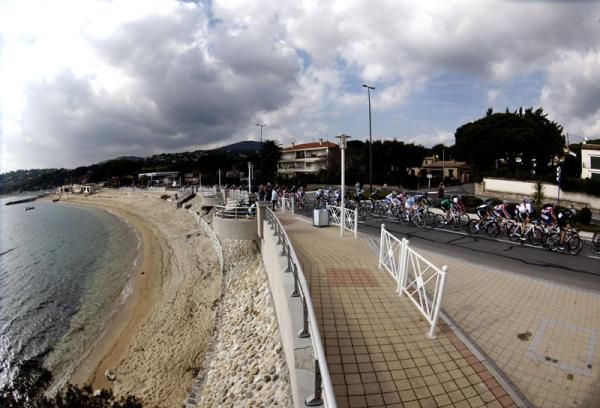 Tour Mediterranean pass along the seafront