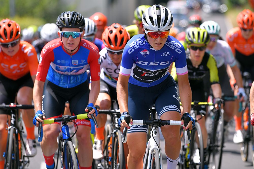 Elisa Longo Borghini (Trek-Segafredo) wears the blue jersey of Best Italian Rider at the Giro Rosa