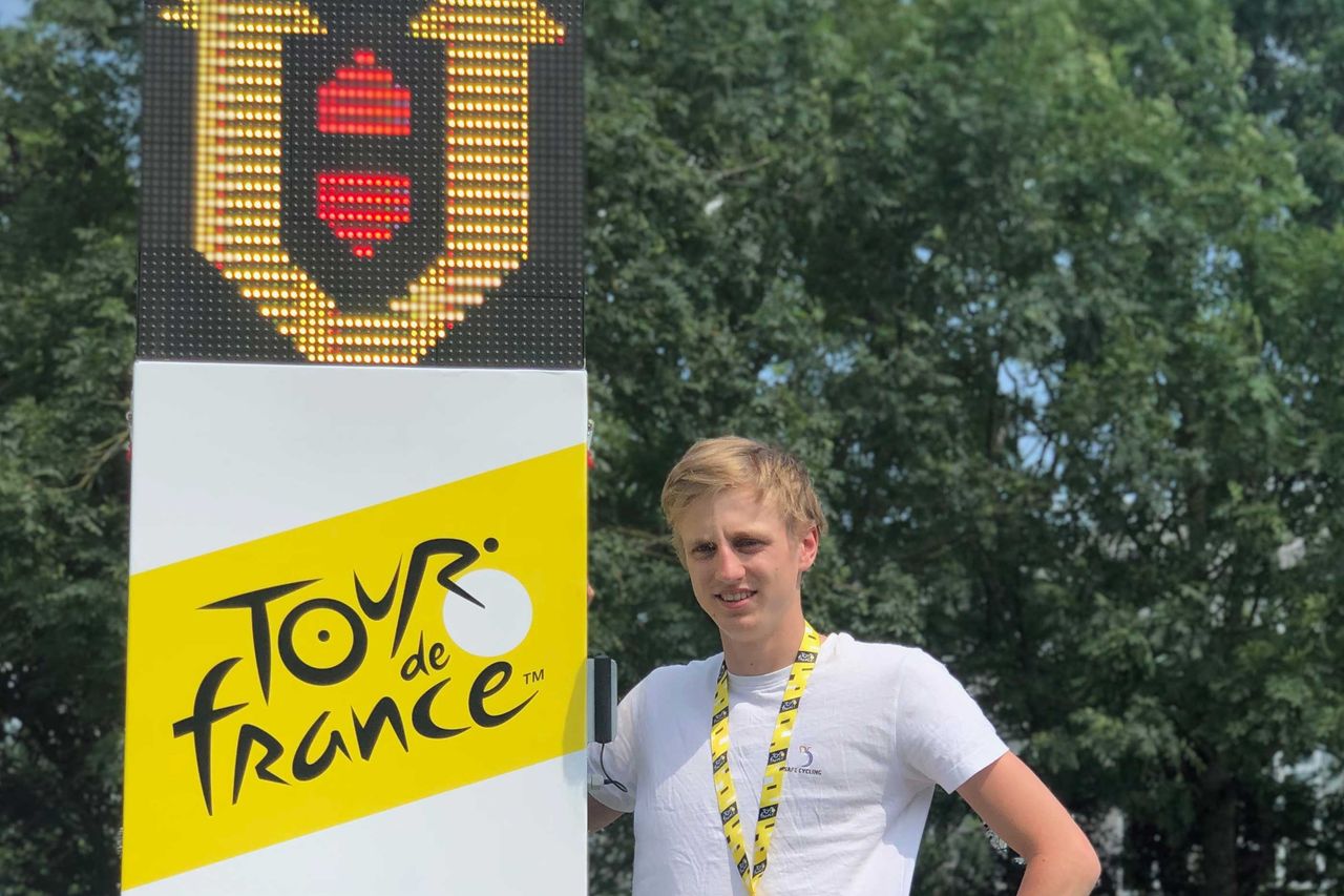 Safe Cycling Race's warning signs in action