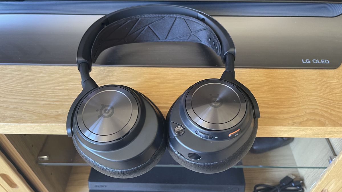 SteelSeries Arctis Nova Pro Wireless Review: Top High-End Gaming