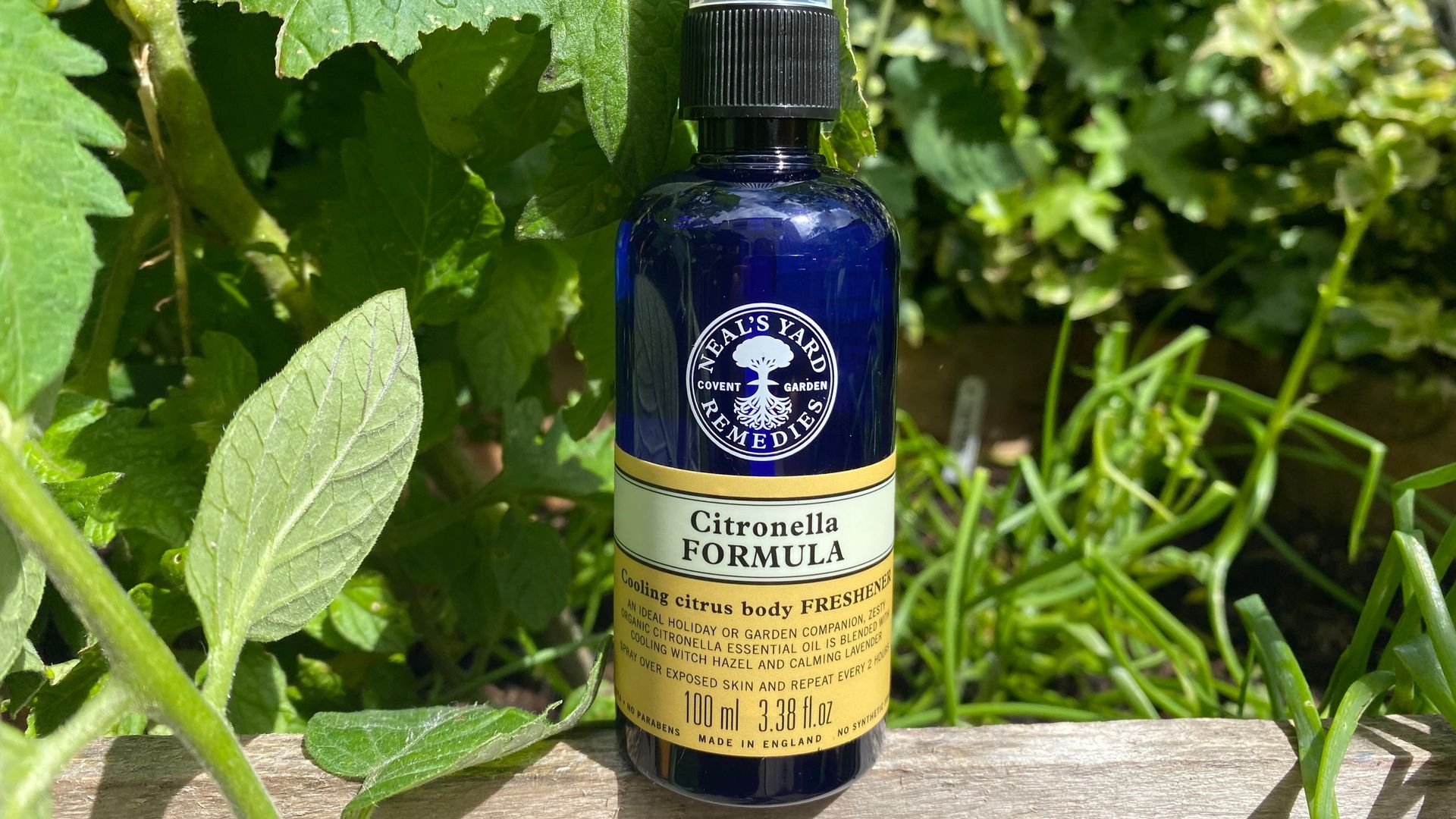 Review Neal’s Yard Citronella formula Advnture