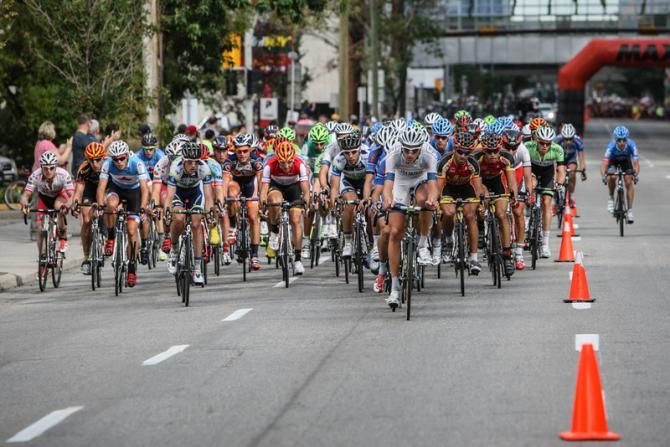The peloton took up every bit of road it could on the finishing laps.