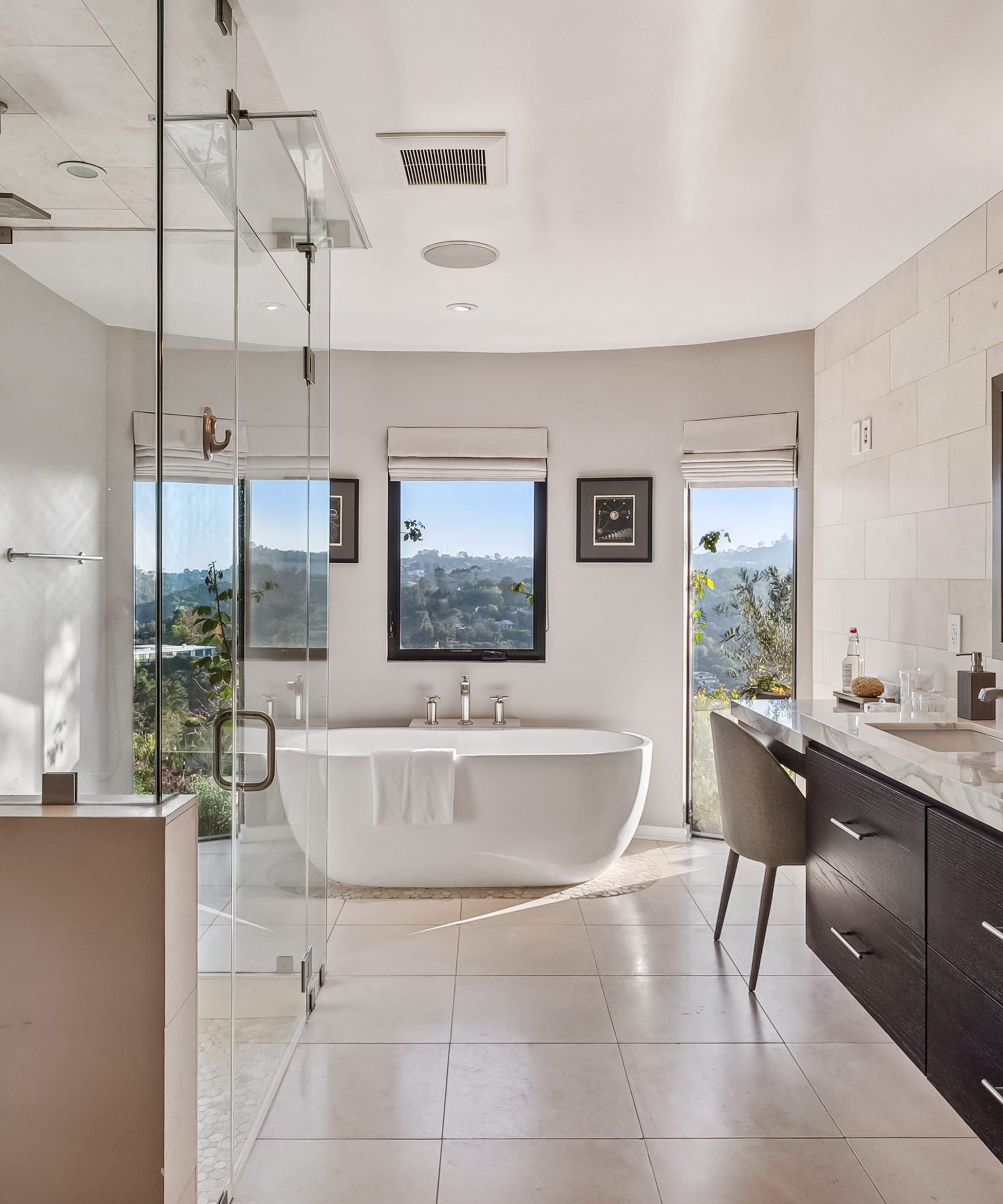 Chris Evans' bathroom
