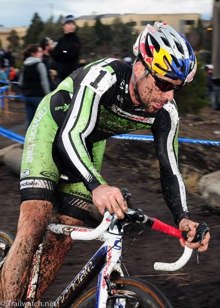 Tim Johnson (Cannondale-Cyclocrossworld.com) found himself in the unfamiliar position of having to chase several leaders.