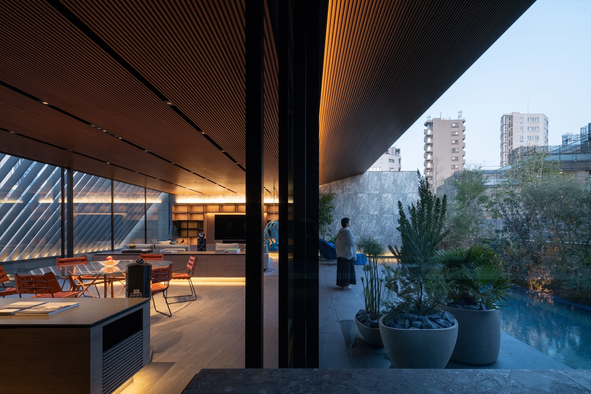 Stealth by Apollo architects