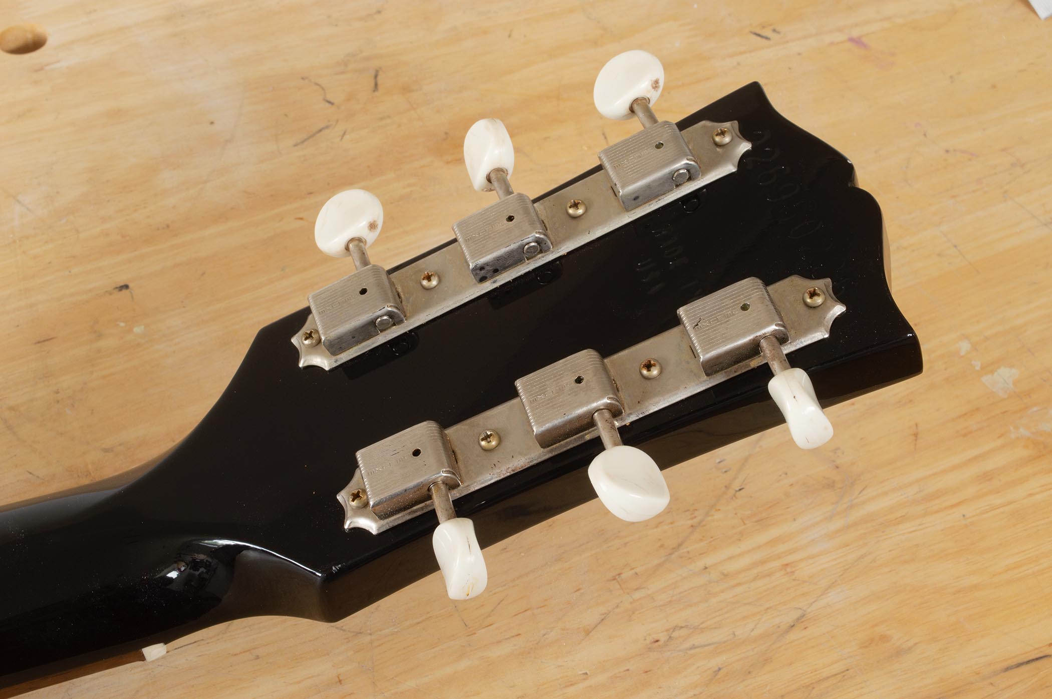 Gibson Les Paul Junior: the components needed to make it sound more vintage are inexpensive and relatively easy to install.