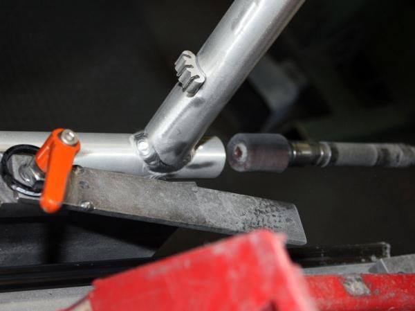 It's a small detail but an important one nonetheless: every Focus seat tube is honed to remove any burrs that could scratch the seatpost.
