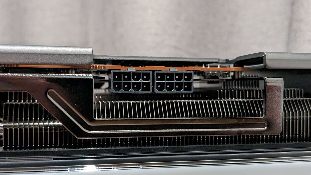 Sapphire Nitro+ Radeon RX 7800 XT power inputs and ARGB header