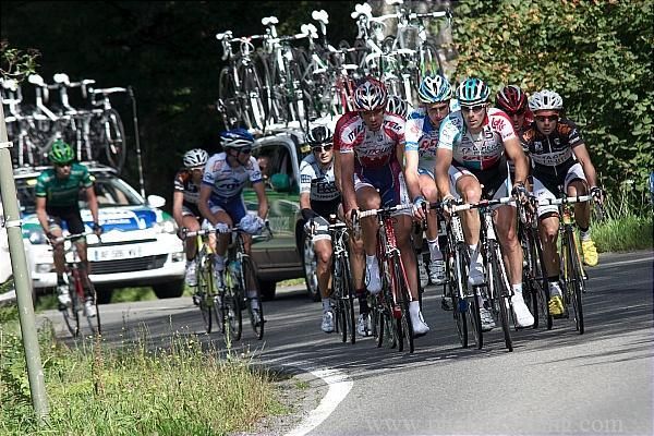 Stijn Vandenbergh (Katusha) and David Boucher (Omega Pharma-Lotto) lead the early break.