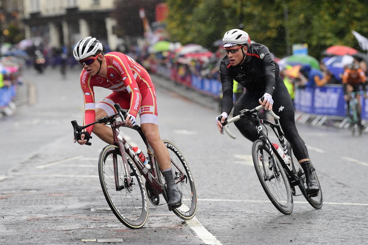 Mads Pedersen (Denmark) and Stefan K&uuml;ng (Switzerland) on the attack