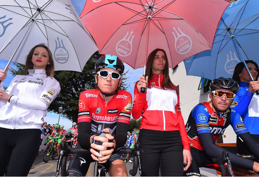 GFeraint Thomas in red before the start of stage 3 at Tirreno-Adriatico