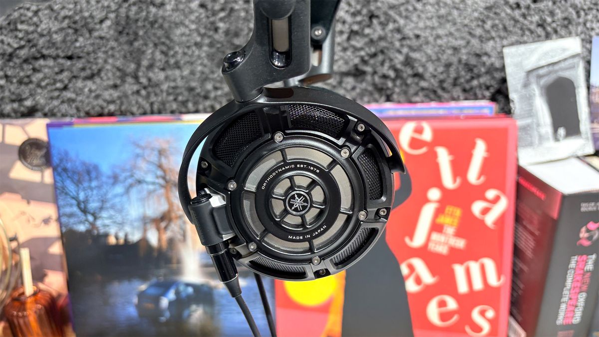 Yamaha YH-4000 open-back wired headphones