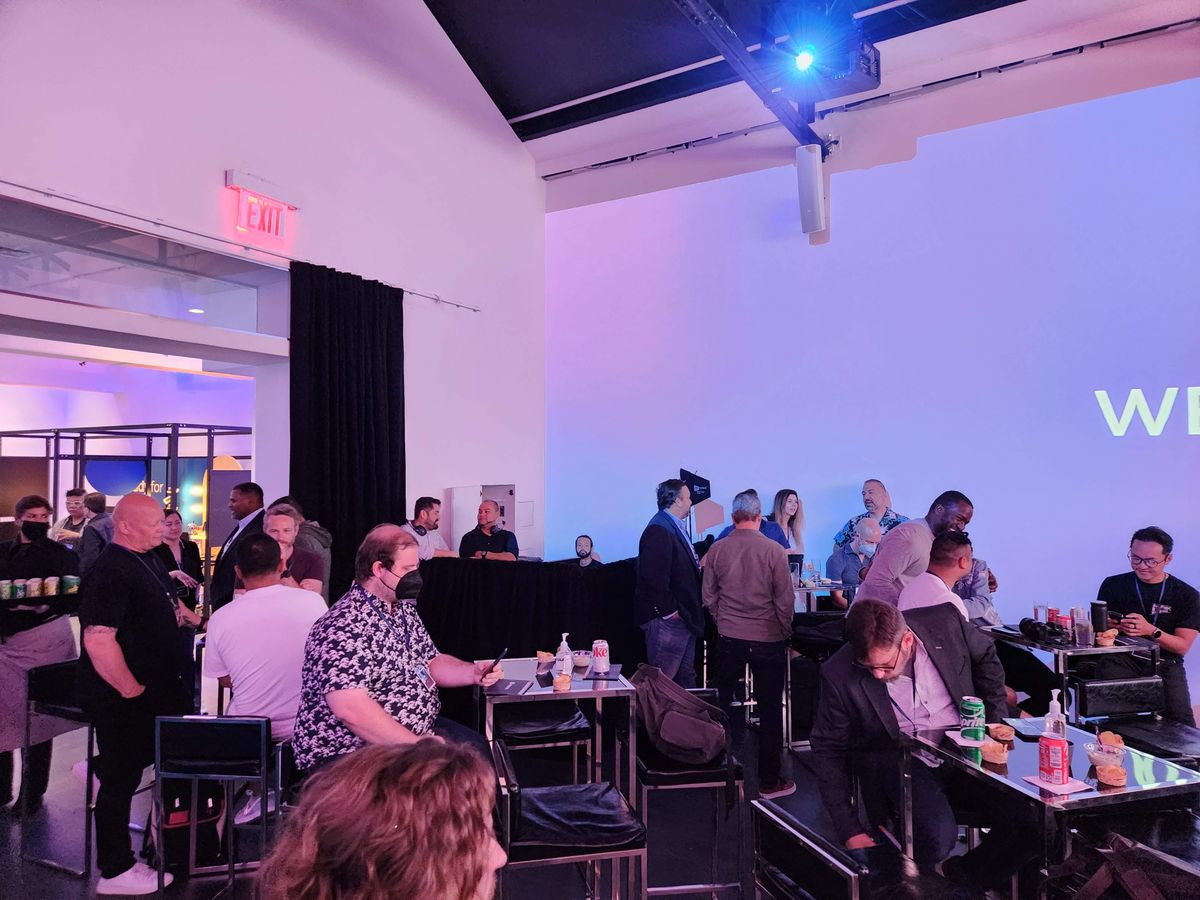 Samsung Galaxy Z Fold 4 camera sample. Moving people in a dark room are clear and not blurry