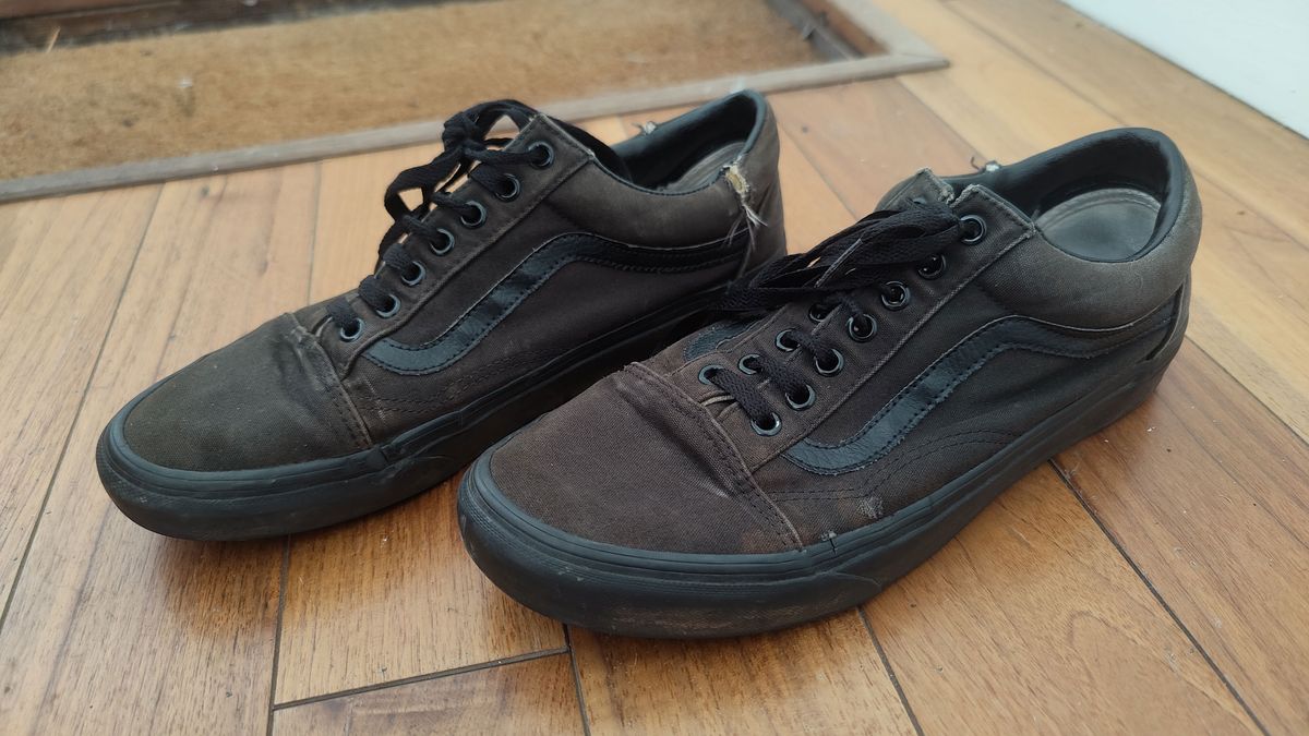 Never, ever wear your running shoes to squat or deadlift in the gym