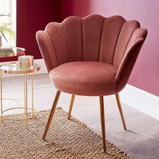 cocktail chair with wooden legs in pink colour