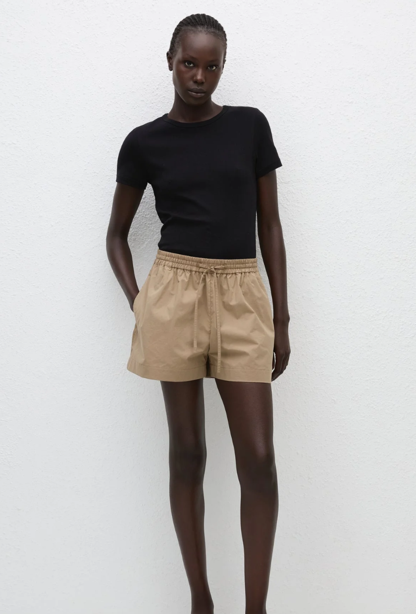 An image of Matteau pants.