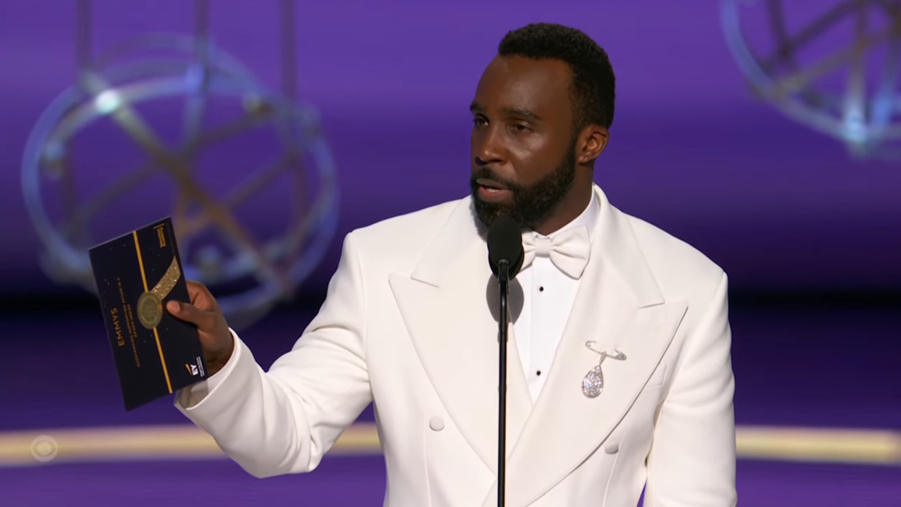 Tramell Tillman gives an acceptance speech at the 2025 Emmy Awards.