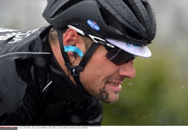 Tom Boonen suffers in the snow