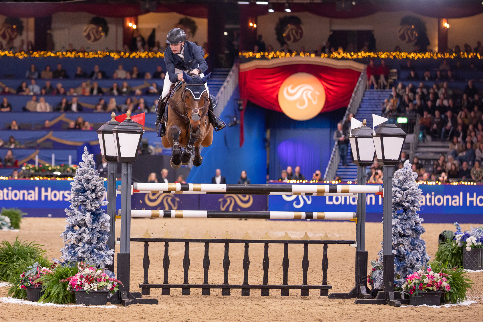 Tom Wachman and Do It Easy win the London Horse Show grand prix 2025.