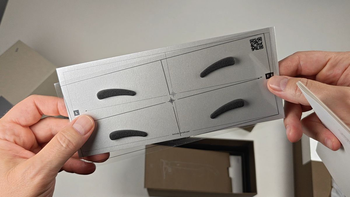 RayNeo GT smart glasses included temple pads